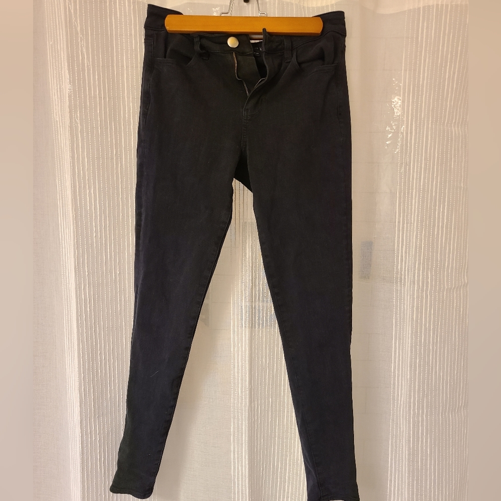 Black American Eagle High Rise Jegging Size 4R with Super Stretch